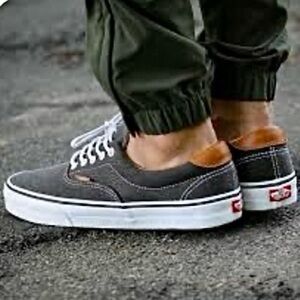 Vans off the wall, size 8 men’s, gray sneakers